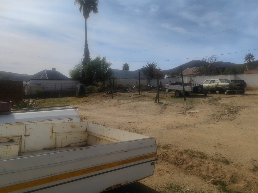 13 Bedroom Property for Sale in Uniondale Western Cape